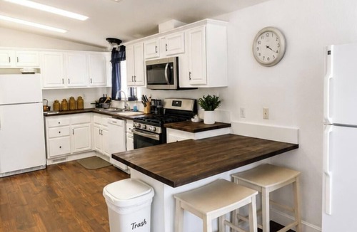 Sanger House | Steps to Pine Flat Lake & Marina