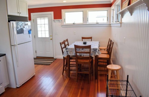 West Dennis House | Steps to popular South Village Beach! 5 Bedroom home sleeping 10!