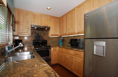 Santa Ana Heights Condo | Steps to Sand. Great Parking/Bikes!