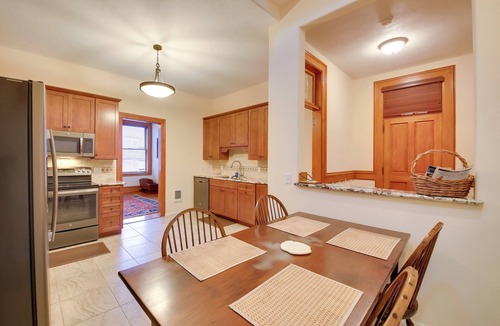 Wallace Condo | Steps to Shops & Dining: Historic Dtwn Wallace Gem