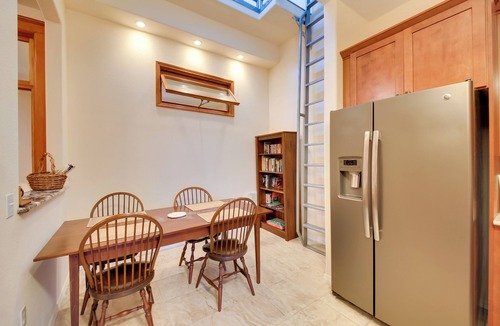 Wallace Condo | Steps to Shops & Dining: Historic Dtwn Wallace Gem