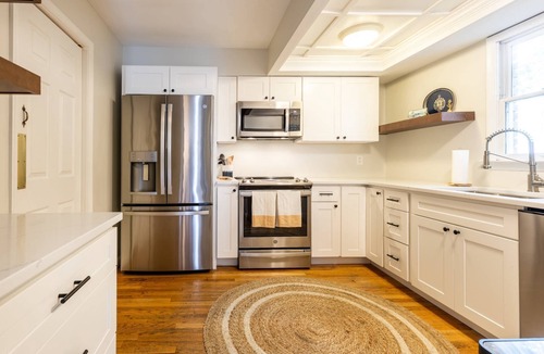 Historic District House | Steps to USNA Gate 3, On-Site Parking & Private Patio at Historic Gatehouse