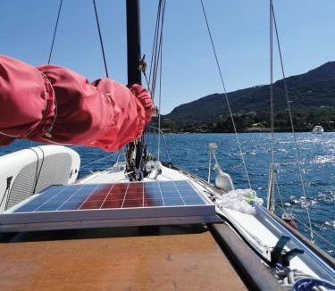 Porto-Vecchio Boat Rental | stlocavoile 2, Seuls à bord d un voilier dans le golfe