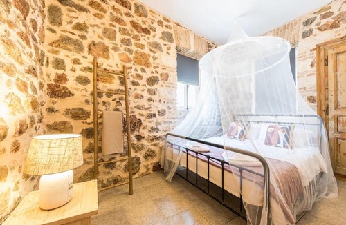 Thissio Apartment | Stone House Under Acropolis