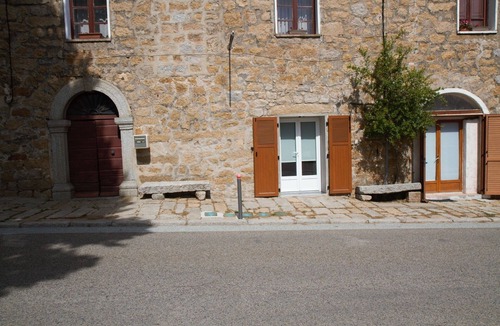 Grosseto-Prugna Cottage | 'Stones and bricks' Magnificent Grosseto-Prugna comfortable apartment rental