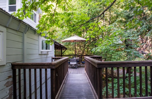 Sierra City House | Streamside deck and relaxing Sierra home