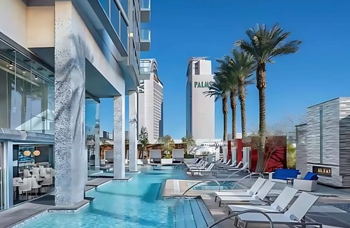 Las Vegas Apartment | StripSuite Palms Place Hotel/Resort & Casino- NO RESORT FEE