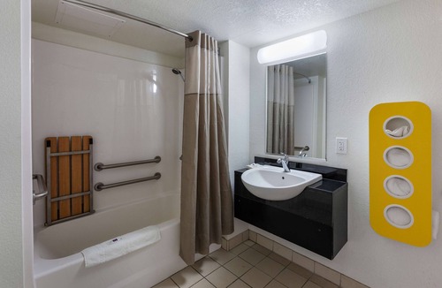 Barstow Hotel | Studio 6 Barstow, CA