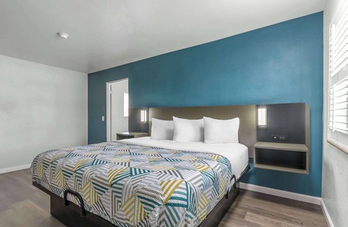 Madera Hotel | Studio 6 Suites Madera, California - Yosemite