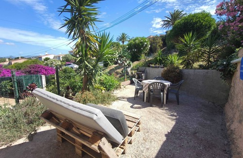 Molini Apartment | Studio apartment a stone's throw from Agosta beach