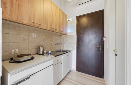 Melikia Apartment | Studio Apartment 'Alexandra Studio 11' with Private Balcony and Wi-Fi