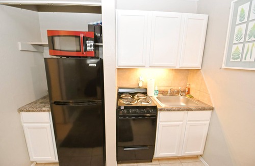 South Bend Apartment | Studio apartment close to Notre Dame! (1309.3)
