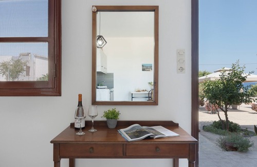 Nisyros Apartment | Studio Apartment 'Frantzis 2' with Sea View, Wi-Fi and Air Conditioning