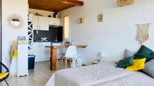 Marine de Saint Ambroggio Apartment | Studio Cocody 228 LUMIO
