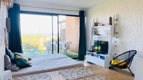 Marine de Saint Ambroggio Apartment | Studio Cocody 228 LUMIO