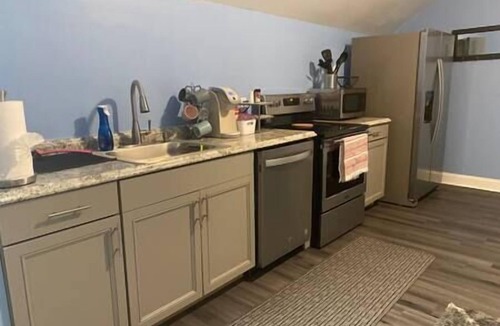 East Ocean View Apartment | Studio couple a few blocks from the beach!