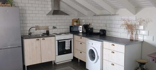 Salakos Apartment | Studio ISABEL