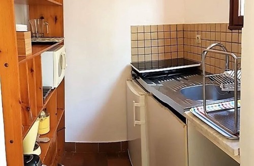 Calvi Apartment | Studio & large garden 200m Calvi beach