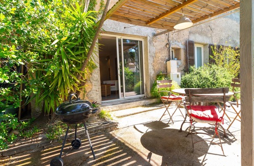 Patrimonio Apartment | Studio "Le - Ancienne Cave" with Mountain View and Wi-Fi