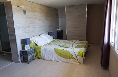 Corbara Apartment | STUDIO on the ground floor of a house on wooded grounds private parking