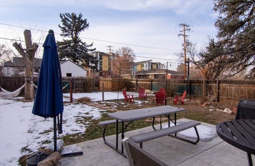 Englewood House | Studio with Private Bathroom