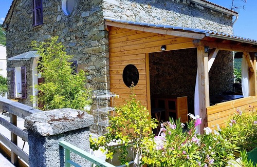 Guiselle Apartment | Studios at Gîte casa di l apa, Corsican center