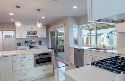 Torrey Highlands House | Stunning 4-Bedroom Coastal Light Retreat In Cool San Diego