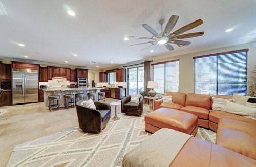 San Tan Valley House | Stunning 5-Bedroom, 3-Bathroom Western Golf Retreat in Johnson Ranch, Arizona