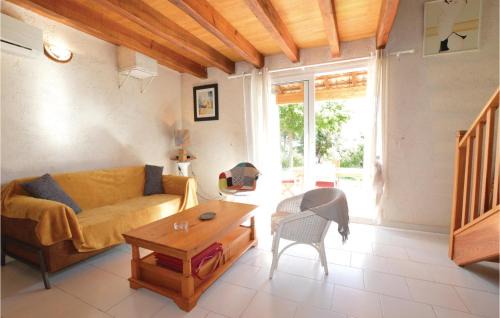 Prunete House | Stunning Home In Prunete With Swimming Pool