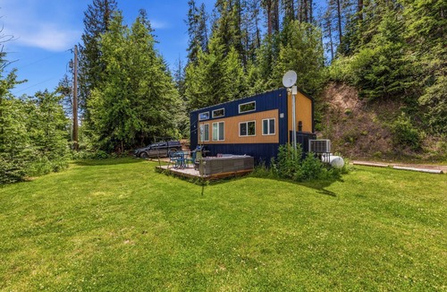 Sagle House | Stunning Lakeview Tiny Home w/Private Hot Tub