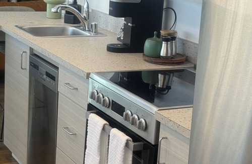 Cliff - Cannon Apartment | -Stunning Mid Century Modern with amazing Downtown City Views!