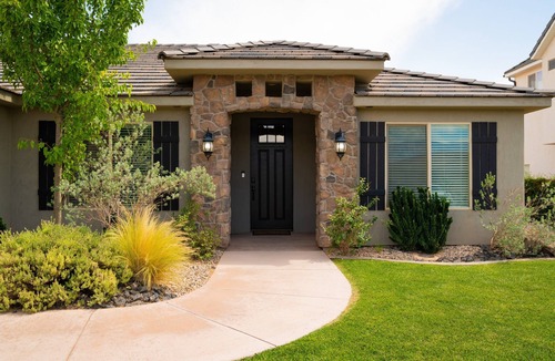 Hurricane Villa | Stunning Oasis Home with Hot Tub 30 day rentals