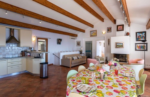 Canari House | Stunning private villa for 6 people with WIFI, A/C, private pool, TV, patio and pets allowed
