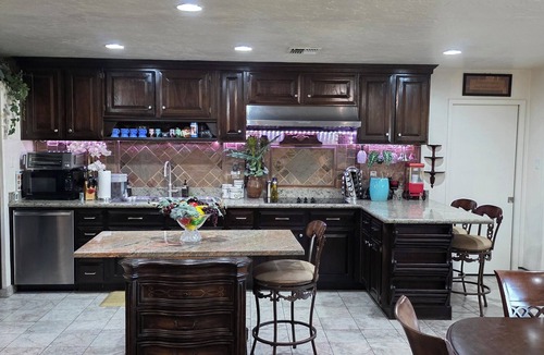 Glendale House | Stunning REMODELED 15,000 Square Feet Property