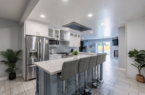 Village Grove House | Stunning Scottsdale Remodeled Pool Fire Pit Hot Tub