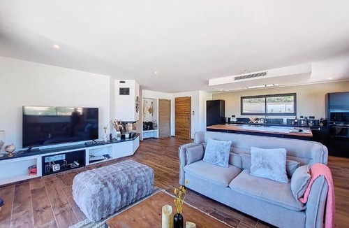 Sotta House | Stunning villa with a private pool, 20 minutes from the beaches and 10 minutes from the airport