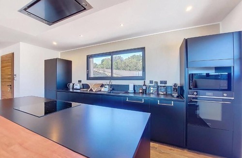 Sotta House | Stunning villa with a private pool, 20 minutes from the beaches and 10 minutes from the airport