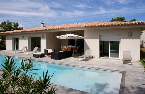Sainte-Lucie-de-Porto-Vecchio Villa | Stunning villa with pool - 300 m from Pinarello beach
