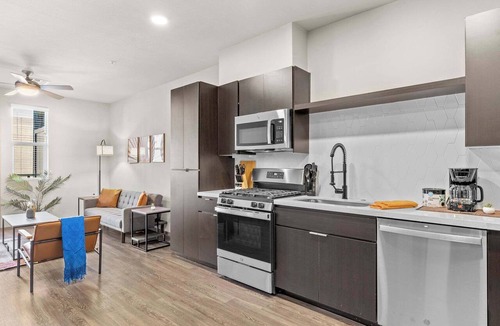 La Buena Vida Apartment | Stunning Westgate CozySuites by stadium with pool 11
