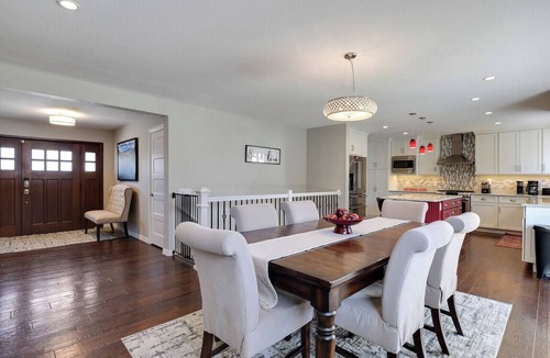 Castlewood House | Stylish 3/bd 2 bath Single level home in Centennial. Awesome location!