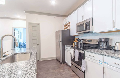 Buechel Apartment | Stylish 3BR Getaway | Pool, Gym Access & Free Parking