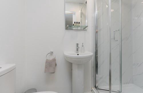 Southampton City Centre House | Stylish 4 bed, 4 En-suite in City Centre, Parking