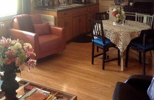 Pinehurst House | Stylish Artistic Cabin Vacation Rental near Sequoia Kings National Park