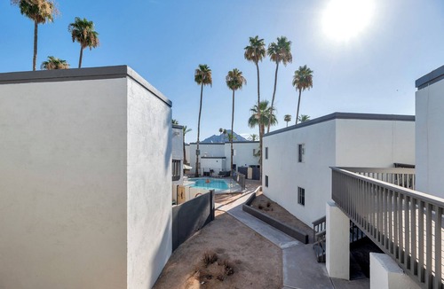 Camelback East Condo | Stylish Biltmore Condo w/Pools, Mtn Views & Wi-Fi