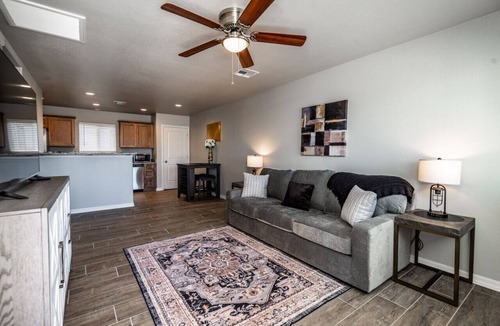 Kingman Villa | Stylish Brand New Pet Friendly Unit!
