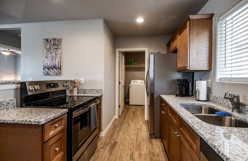Kingman Villa | Stylish Brand New Pet Friendly Unit!