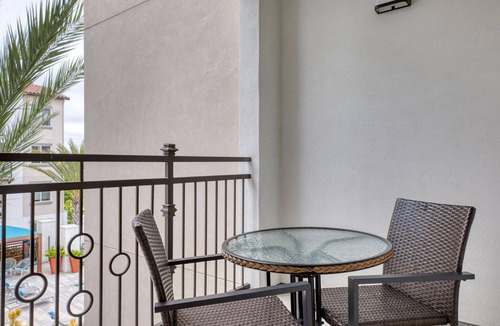 Pacific Highlands Ranch Apartment | Stylish Carmel Valley 1BR w/Spa & Gym, walk to Groceries, by Blueground