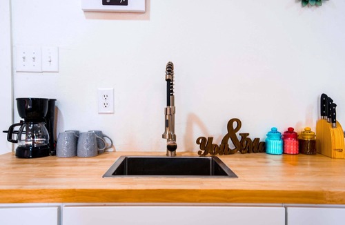 El Paso Apartment | Stylish Charming Guesthouse in Central El Paso Edit