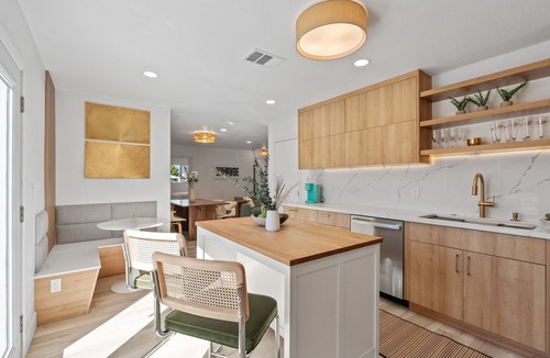 East San Jose House | Stylish Euro Chic Retreat in San Jose! Sun-filled kitchen/patio, luxury living