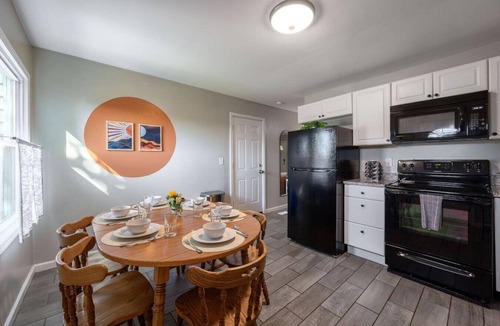 Loveland House | Stylish Family Loveland Home Quiet Yard Dog OK